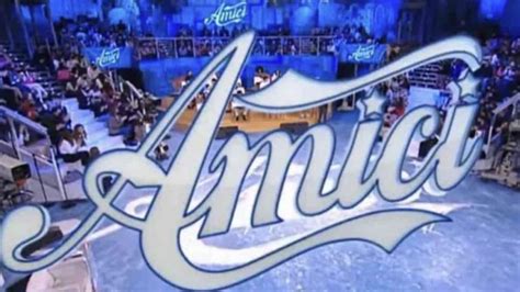 replica amici oggi canale 5